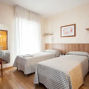 Desenzano 3*, Milan Italie